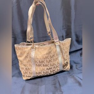 FINAL LOW PRICE $5 🌟 Michael Kors Logo MK Handbag Tote with Removable Pouch